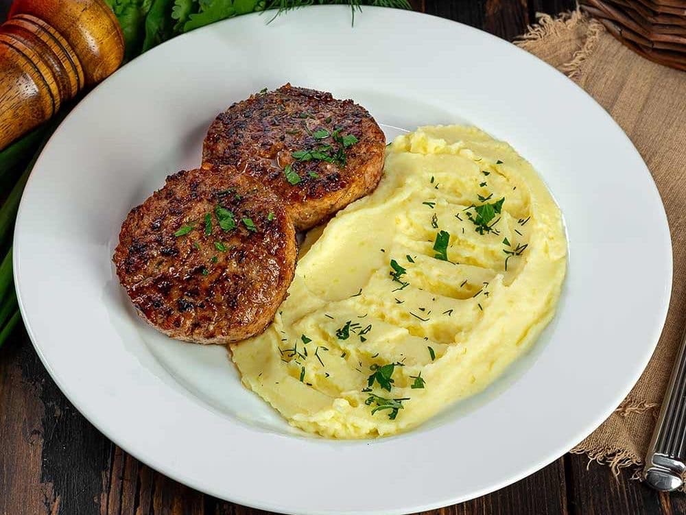 Beef Cutlets with Mashed Potatoes